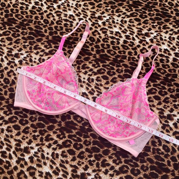 pink lace demi bra - Picture 4 of 5